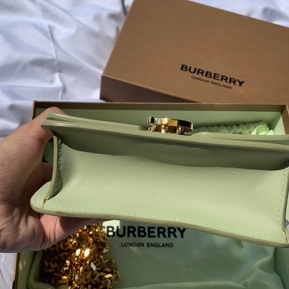 Burberry Leather Belted TB Bag - Picture 5 of 9